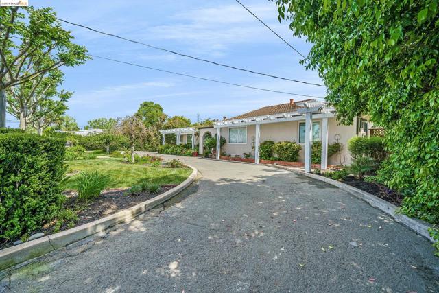 Image 5 of 60 For 1223 Hillcrest