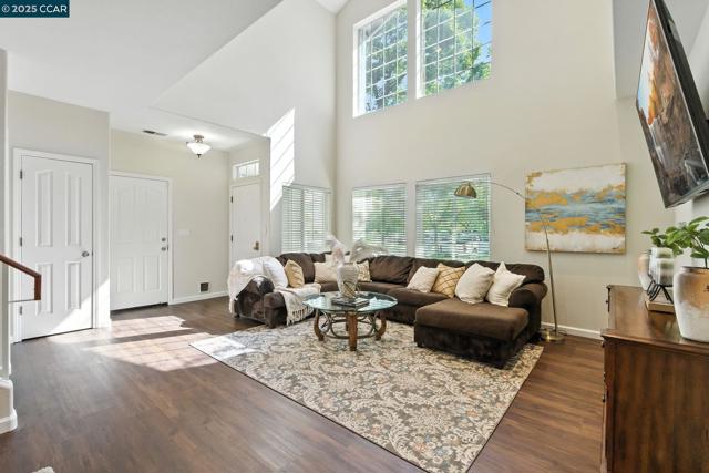 89 Amberfield Ln, Danville CA: https://media.crmls.org/mediaz/9e234420-6091-46ef-8c7f-9813e41cdaa9.jpg
