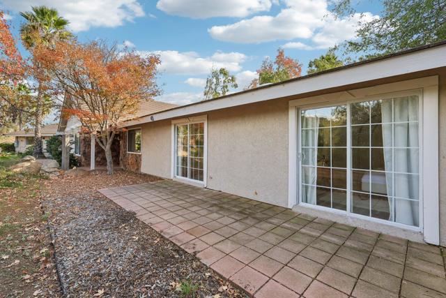 26086 Bear Valley Heights Road, Escondido CA: https://media.crmls.org/mediaz/9e234d90-3a50-4896-96e4-ae6a0a32bc5b.jpg