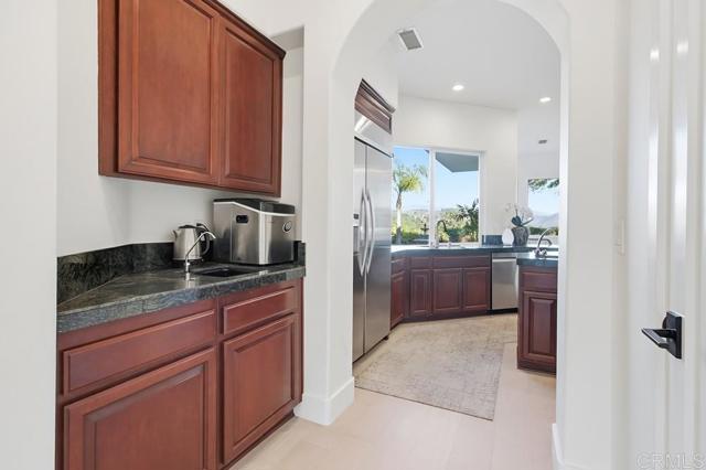 2241 Via Corto, Fallbrook CA: https://media.crmls.org/mediaz/9e235ec8-f804-4368-be36-b78ba5adf032.jpg