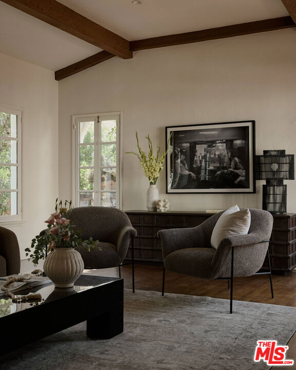 6401 San Vicente Boulevard, Los Angeles CA: https://media.crmls.org/mediaz/9e23d2ac-f815-42bb-9f22-a966aa88cadf.jpg