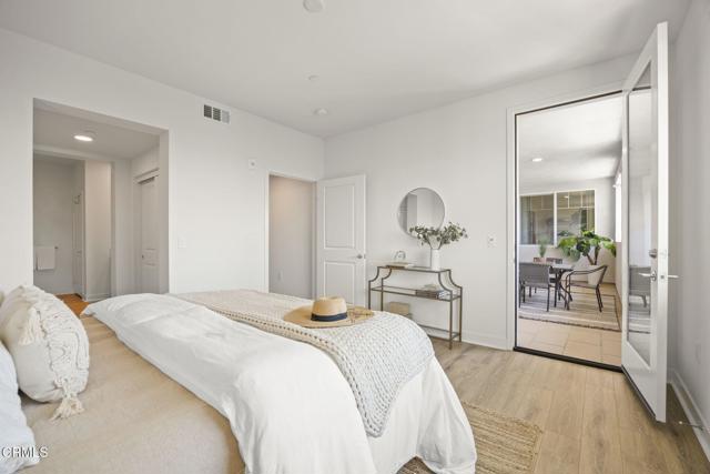 2870 Wagon Wheel Road, Oxnard CA: https://media.crmls.org/mediaz/9e23f450-7bb2-4e2d-befd-6401e77a7b73.jpg