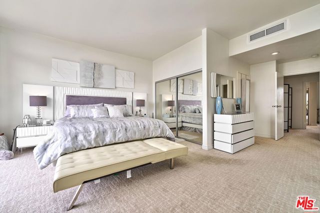 4337 Marina City Drive, Marina del Rey CA: https://media.crmls.org/mediaz/9e241304-373f-4111-8daa-b236a3014a44.jpg