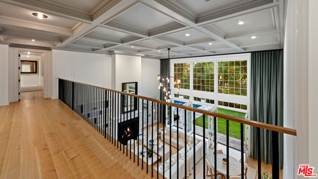 491 N Tigertail Road, Los Angeles CA: https://media.crmls.org/mediaz/9e24738d-e2d0-4bac-88d2-519e4281ee2d.jpg