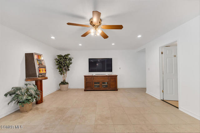 2108 N Brower Street, Simi Valley CA: https://media.crmls.org/mediaz/9e2484ba-0d78-44cc-9f69-3c2d4d292e27.jpg
