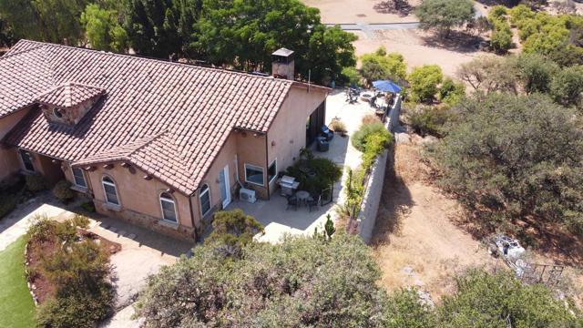 1445 Terracita Ln, Alpine CA: https://media.crmls.org/mediaz/9e25a8e9-07b5-45cb-9501-57a1658a5598.jpg