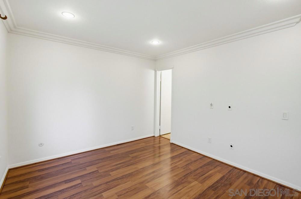 725 4th Ave - photo 17