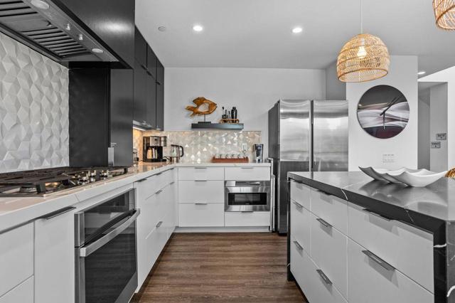 508 N Tremont Street, Oceanside CA: https://media.crmls.org/mediaz/9e26db5f-e64a-496e-be14-fbb7332eeb27.jpg