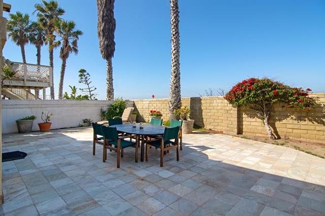 20 S Cays Ct, Coronado CA: https://media.crmls.org/mediaz/9e278e41-fb6c-4947-87de-1c41d6fecbb6.jpg