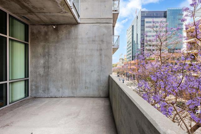 1025 Island Ave, San Diego CA: https://media.crmls.org/mediaz/9e27c23a-91c1-44d3-ae2c-b01e747d9d3b.jpg
