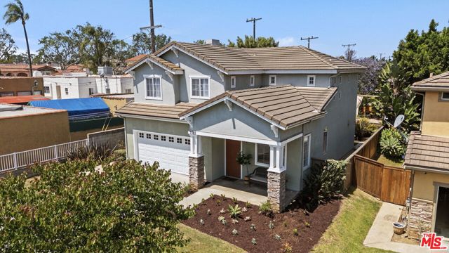 7725 Victoria Avenue, Inglewood CA: https://media.crmls.org/mediaz/9e280e24-bce3-453b-be2f-9d19a8c68b80.jpg