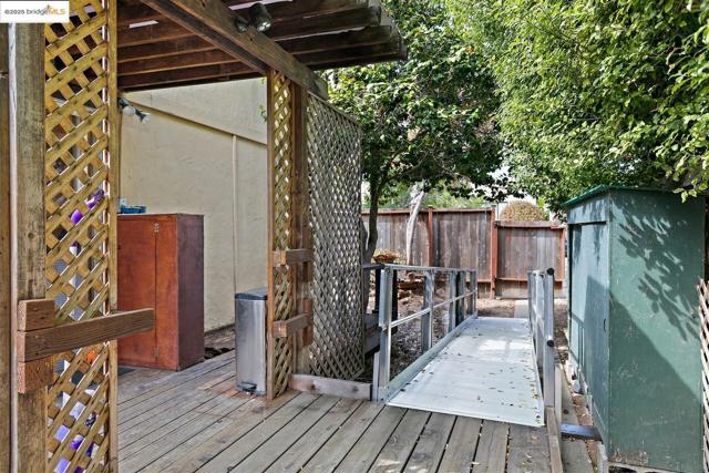 2201 Spaulding Ave, Berkeley CA: https://media.crmls.org/mediaz/9e283220-e8f2-4cb2-8566-4048ec3f195b.jpg
