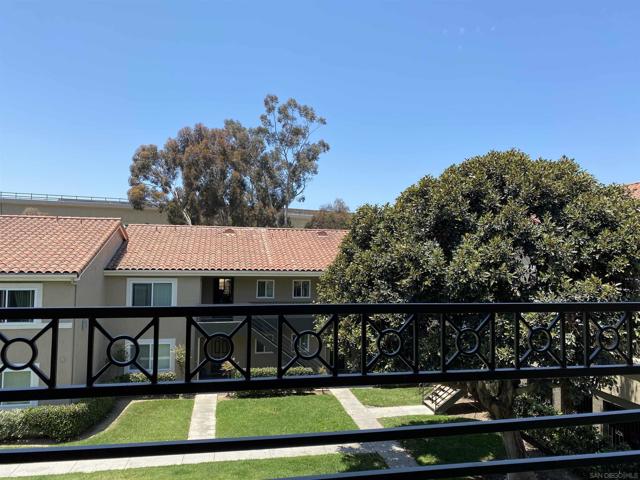 7405 Charmant, San Diego, California 92122, 2 Bedrooms Bedrooms, ,2 BathroomsBathrooms,Condominium,For Sale,Charmant,250019992SD