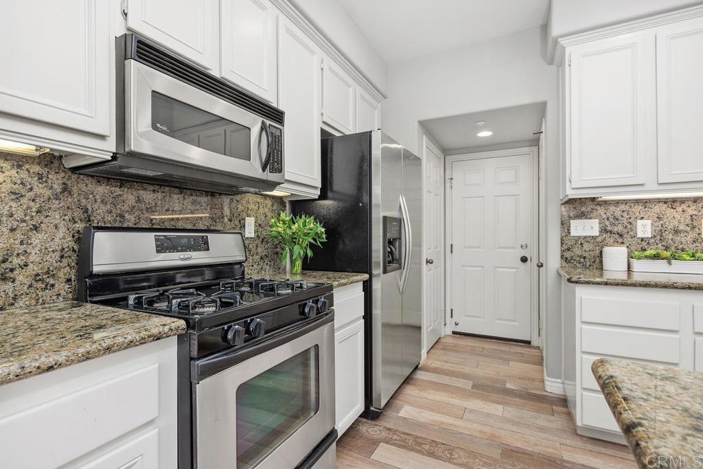 410 Pipes Lane - photo 9