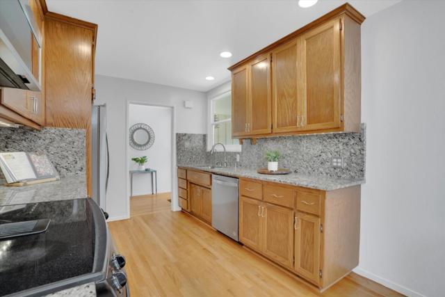 1583 Mitchell Way, Redwood City CA: https://media.crmls.org/mediaz/9e299da2-8f7b-4ebe-a4b9-6c41e2a1992c.jpg