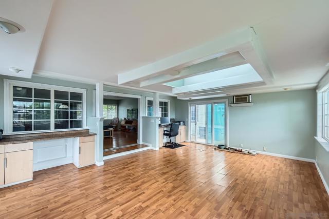 2535 Corona St, Lemon Grove CA: https://media.crmls.org/mediaz/9e2a59b8-cce2-4a23-bb10-b84308b1e156.jpg