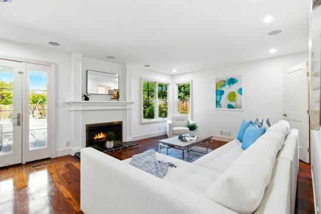 2673 Velvet Way, Walnut Creek CA: https://media.crmls.org/mediaz/9e2a69b2-cee6-4217-a910-5c043f076a1a.jpg