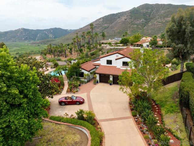 3609 Monte Real, Escondido CA: https://media.crmls.org/mediaz/9e2a74c1-ad8c-44ec-88be-ddcf39ff95e8.jpg
