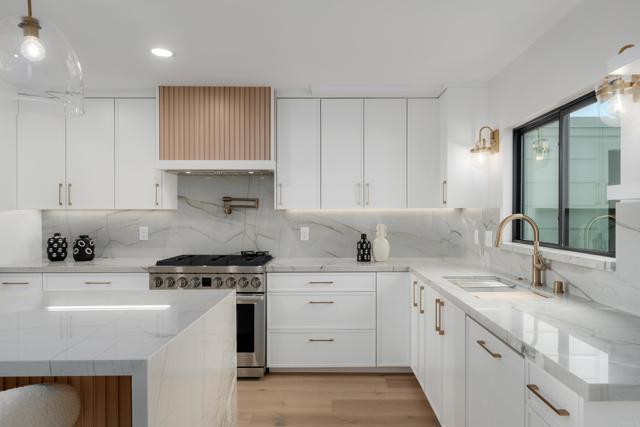 2623 Ocean Front Walk, San Diego CA: https://media.crmls.org/mediaz/9e2c6b5f-0915-4ca8-8f1f-ac713dba8dfa.jpg