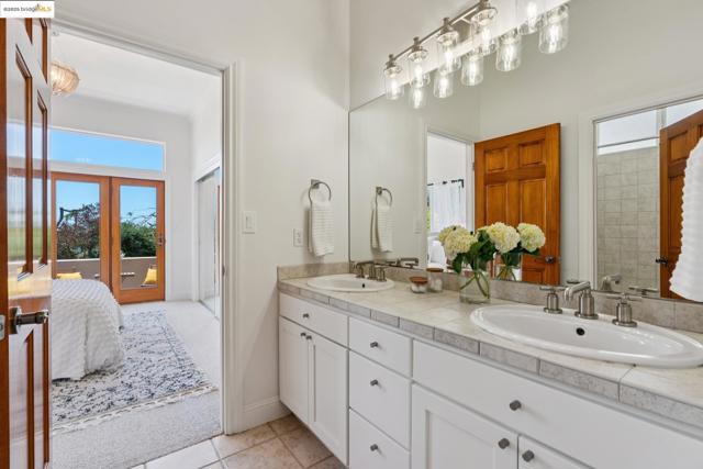 16032 Broadway Ter, Oakland CA: https://media.crmls.org/mediaz/9e2cad5d-bbfd-43f7-9d49-17e8404deaa0.jpg