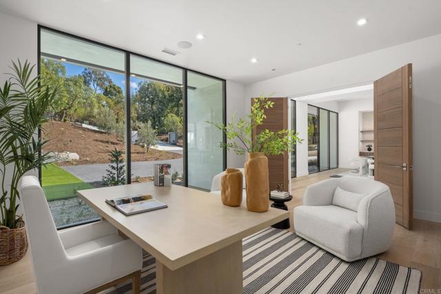 5471 73 La Crescenta, Rancho Santa Fe CA: https://media.crmls.org/mediaz/9e2cb89e-b52f-47ba-9ccc-0db95bcf03d5.jpg