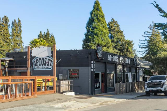 2834 Casa De Vida Drive, Aptos CA: https://media.crmls.org/mediaz/9e2d14b3-01a5-4a3c-b9c5-4ab342cc3972.jpg