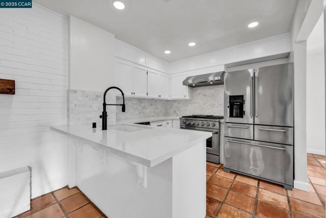 205 Castle Hill Ranch Rd, Walnut Creek CA: https://media.crmls.org/mediaz/9e2db59c-d2e1-4598-8743-41a217ab90c5.jpg