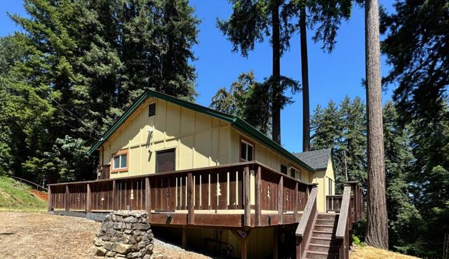 17981 Ogallala Warpath Road, Los Gatos CA: https://media.crmls.org/mediaz/9e2df5a4-f54a-4e4d-af06-ba9e1fd02256.jpg