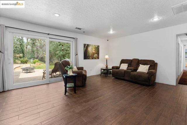 Image 21 of 36 For 15086 Vista Knolls