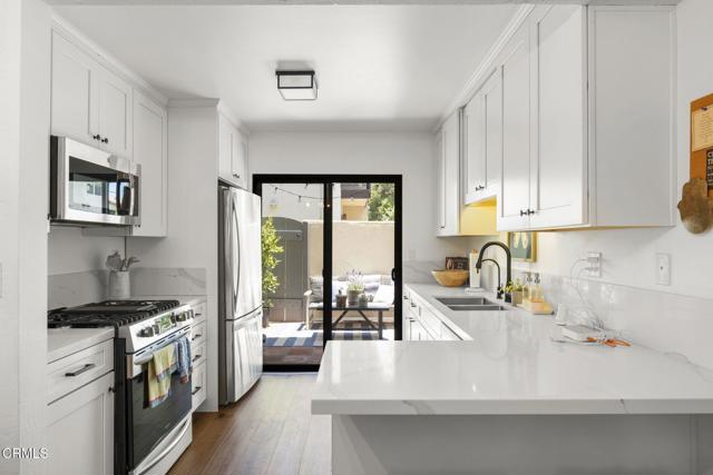 Detail Gallery Image 15 of 40 For 1932 N Jameson Ln #B,  Santa Barbara,  CA 93108 - 3 Beds | 2 Baths