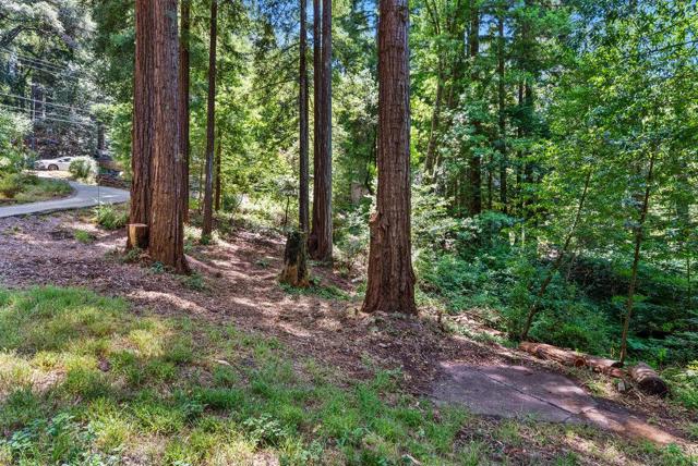 1116 Lakeside Drive, Felton CA: https://media.crmls.org/mediaz/9e2eff4f-ea17-436a-bbda-eb94e2df6d87.jpg