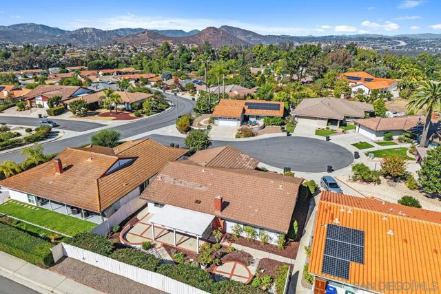 12687 Senda Acantilada, San Diego CA: https://media.crmls.org/mediaz/9e2f8de8-6b69-47d4-92b5-576ffe539157.jpg