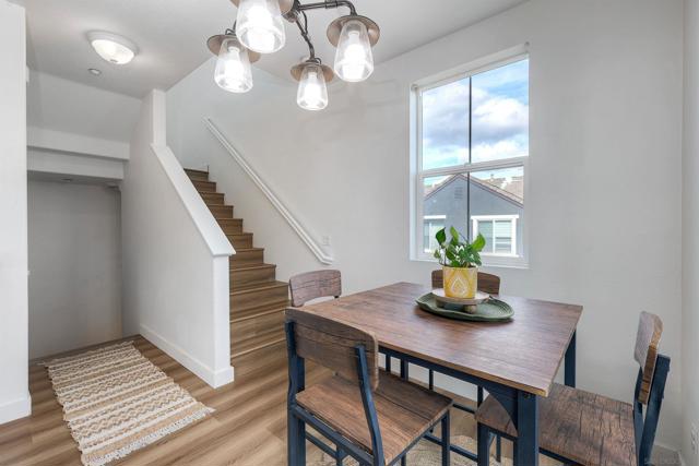 1801 Clare Ln, San Diego CA: https://media.crmls.org/mediaz/9e2fba5a-c07a-452c-8c94-88b5c838ccf2.jpg