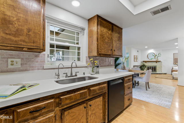 Detail Gallery Image 14 of 29 For 416 W Hillcrest Bld, Monrovia,  CA 91016 - 3 Beds | 2 Baths