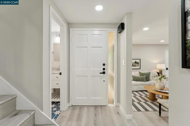332 Kinross Dr, Walnut Creek CA: https://media.crmls.org/mediaz/9e31d18c-c343-4e00-9df5-1837f1eb87d6.jpg