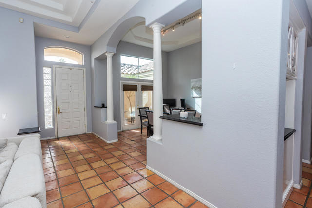 78970 Del Monte Court, La Quinta CA: https://media.crmls.org/mediaz/9e325aa7-8e7d-42f7-96b2-c3689965456b.jpg