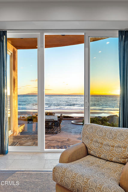 2956 Solimar Beach Drive Drive, Ventura CA: https://media.crmls.org/mediaz/9e33024a-0fea-4761-ab9a-0e1d4c645d6b.jpg