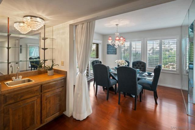 1586 Kimberly Woods Dr, El Cajon CA: https://media.crmls.org/mediaz/9e333ec7-49d2-4e5c-8d34-799b098cc693.jpg