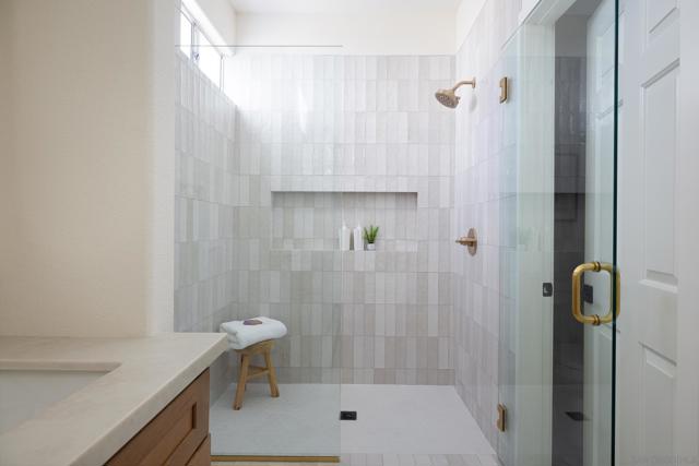 4710 Cordoba Way, Oceanside CA: https://media.crmls.org/mediaz/9e339ae4-eecf-4027-a654-68e0cd1f6473.jpg