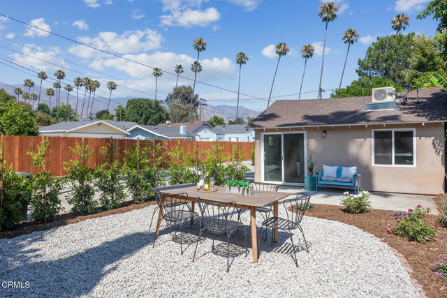 975 N Mentor Avenue, Pasadena CA: https://media.crmls.org/mediaz/9e33b426-21e9-4032-b357-1da108fd3d06.jpg
