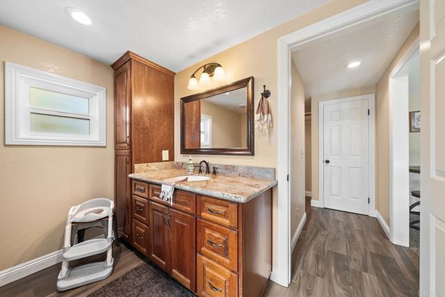 1569 Via Monserate, Fallbrook CA: https://media.crmls.org/mediaz/9e349010-11d5-4aae-84b1-2dcf090e646f.jpg