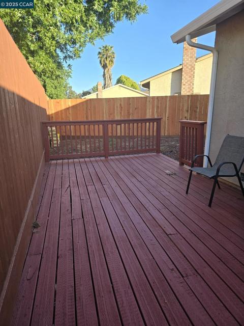 1818 Concord Ct, Concord CA: https://media.crmls.org/mediaz/9e350fcb-a82c-4cdf-91de-0e06117cd250.jpg