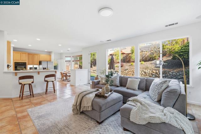 Image 22 of 59 For 868 Deer Spring Cir