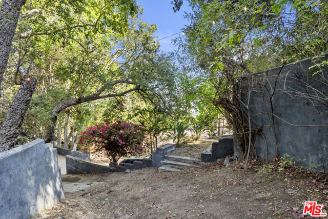 Image 31 of 75 For 1830 Sierra Bonita Avenue