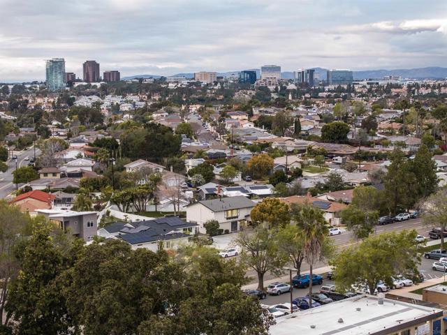 3624 Governor Dr, San Diego CA: https://media.crmls.org/mediaz/9e36695b-ea4d-43ea-96b5-4d658dedcd75.jpg