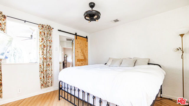 4707 Bedel Street, Woodland Hills CA: https://media.crmls.org/mediaz/9e372d88-25cc-488c-ab8b-8f9c3de31cd5.jpg