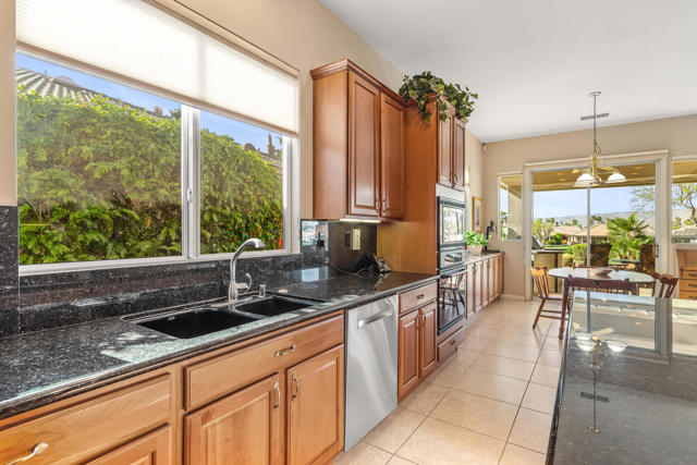 80610 Prestwick Place, Indio CA: https://media.crmls.org/mediaz/9e3893ac-c053-40a1-8e7f-bb600abe3b8e.jpg