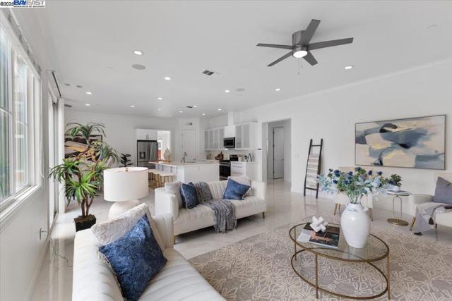 2848 E Cog Hill Ter, Dublin CA: https://media.crmls.org/mediaz/9e3bd59f-3451-473d-87ae-01acf53394d2.jpg