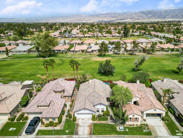 82626 Redford Way, Indio CA: https://media.crmls.org/mediaz/9e3beb4c-b882-44fd-8ff2-46ec0f37fe73.jpg