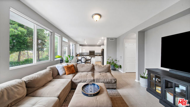 19638 Kilfinan Street, Porter Ranch CA: https://media.crmls.org/mediaz/9e3c23c3-7747-4f84-ae61-d5001f6d2abc.jpg
